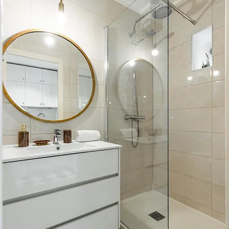 Lovely 1 Bdr Port Area ニース