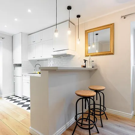 Lovely 1 Bdr Port Area