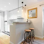 Lovely 1 Bdr Port Area
