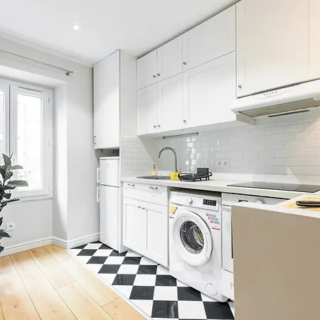 Lovely 1 Bdr Port Area * Nice