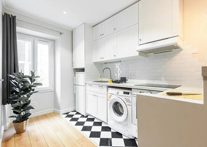 Lovely 1 Bdr Port Area * Nice