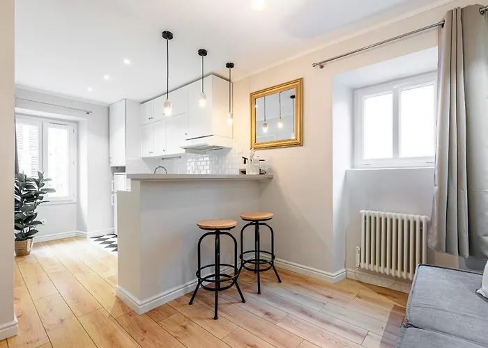 Lovely 1 Bdr Port Area Apartmán