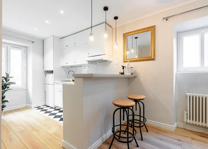 Lovely 1 Bdr Port Area